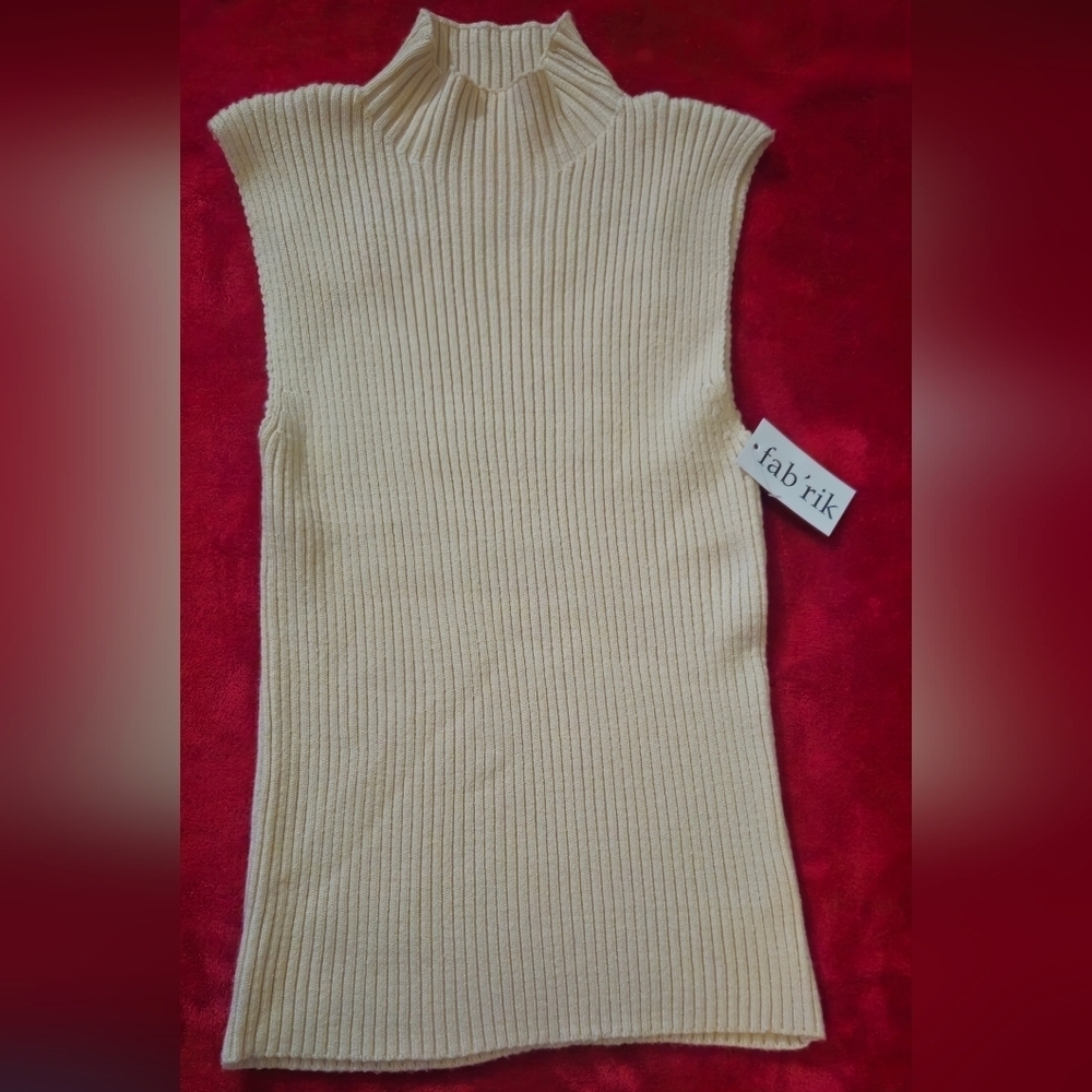 NWT - Fab'rik Kloe Champagne/Cream Ribbed Sleeveless Sweater - Size Small